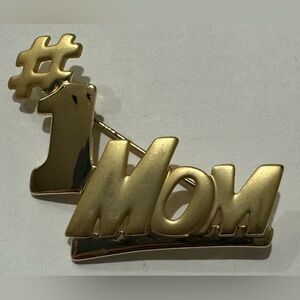 #1 Mom Pin